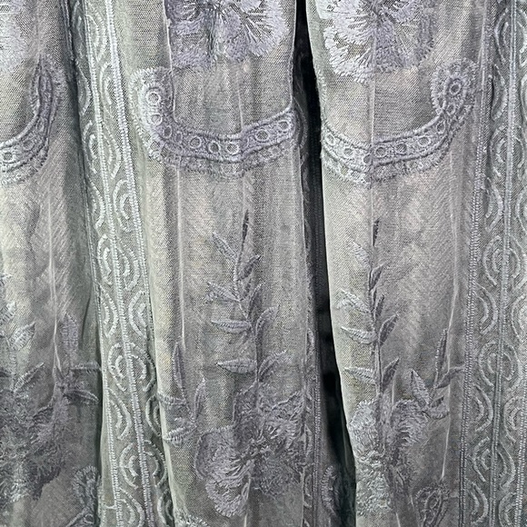 Chic Lace Maxi Dress in Soft Blue - Picture 4 of 7